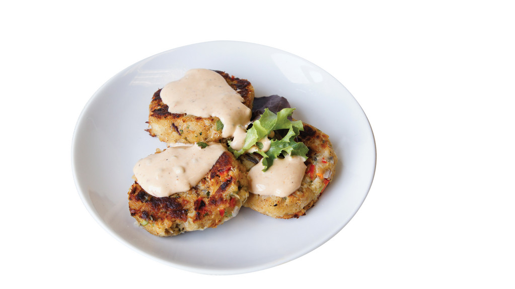 Clam Jammers Experience a more unique kick to crab cakes. Accenting the crab with a fresh, summery seasoning, these lightly-breaded cakes are the perfect blend of textures that will satisfy your craving. Add on the clam shack’s chipotle remoulade for a pleasingly spicy twist. 294 Great Island Road, Narragansett. 783-9600.