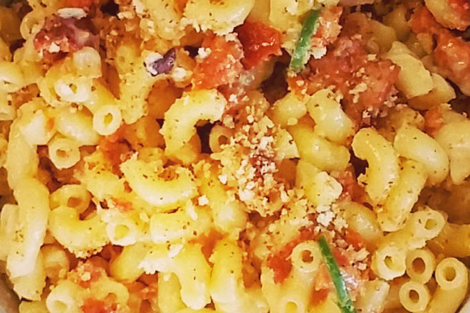 Take your mouth on a mac & cheese adventure
